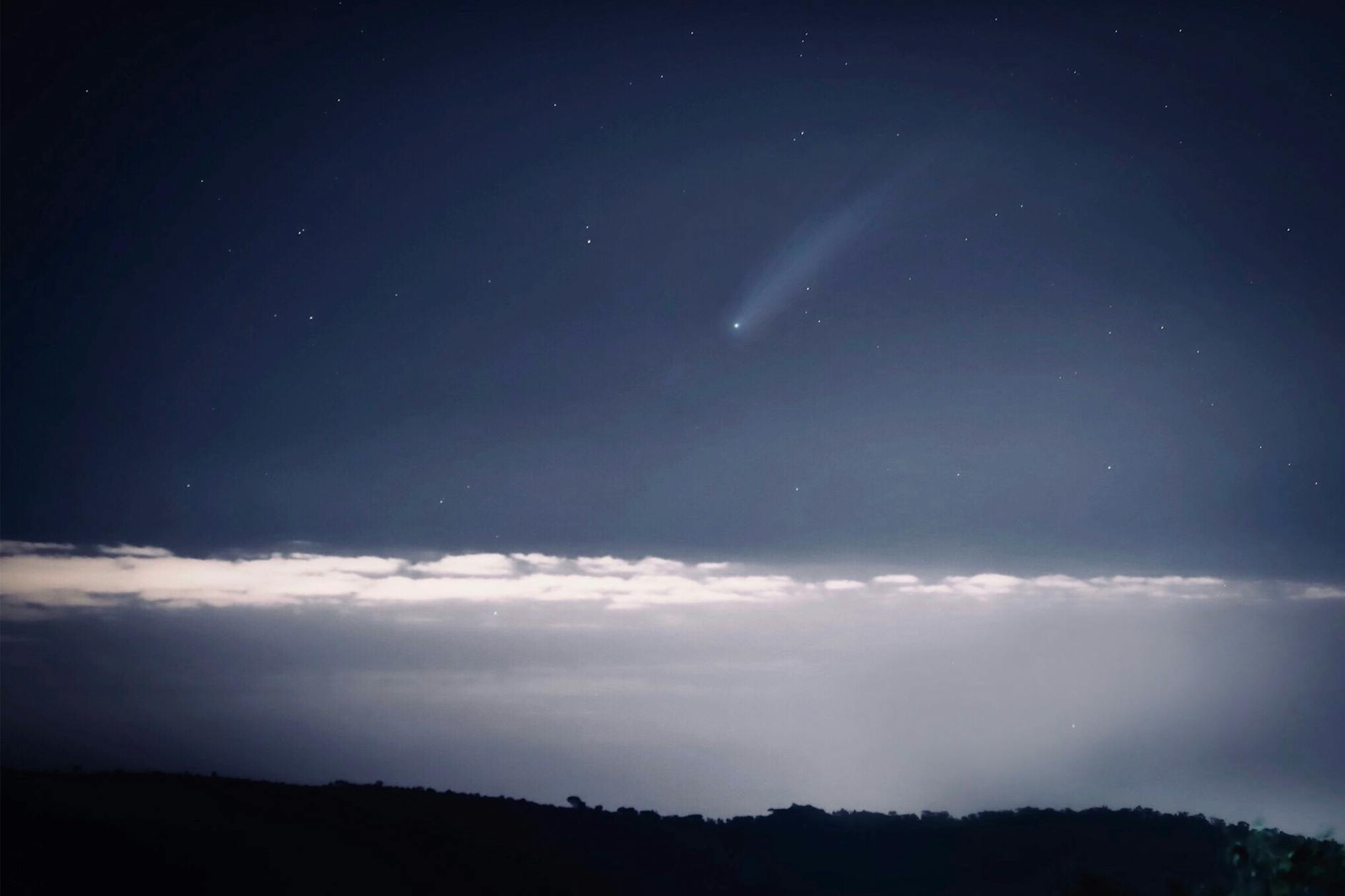 Comet NEOWISE photographed in 2020, a long-period comet from the Oort Cloud visible to the naked eye