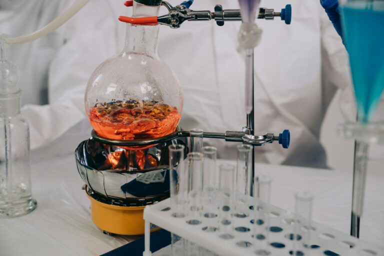 entropy thermodynamics explained — A physics laboratory setup demonstrating thermodynamic principles of heat transfer and energy.