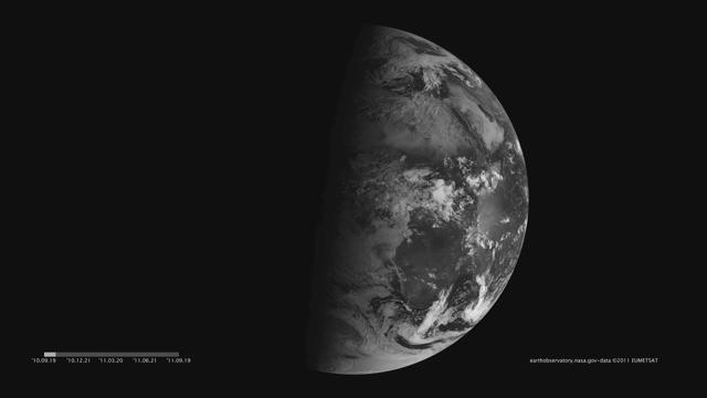 NASA visualization of sunlight falling on Earth through the seasons