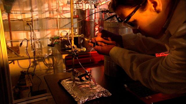 Lab simulation of ancient alkaline hydrothermal vents, a candidate cradle for the first life.