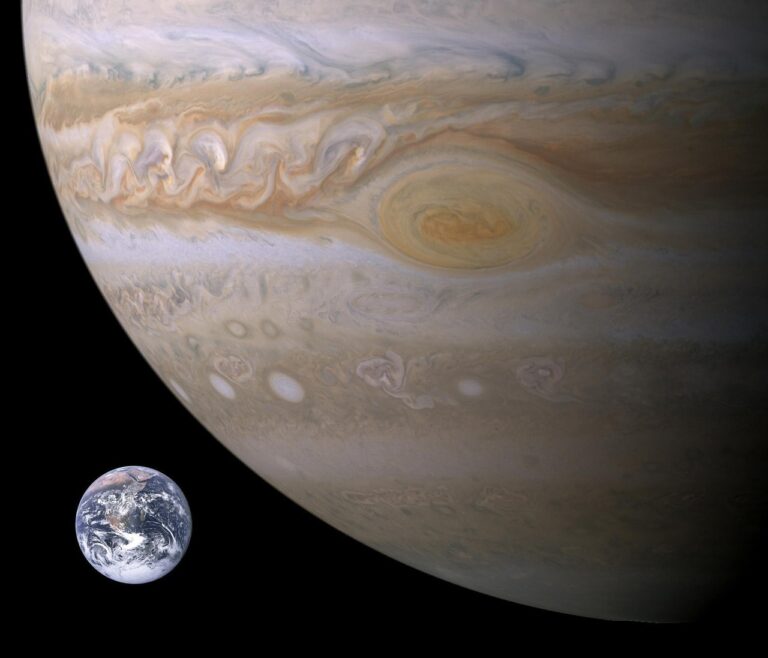 does Jupiter protect Earth from asteroids